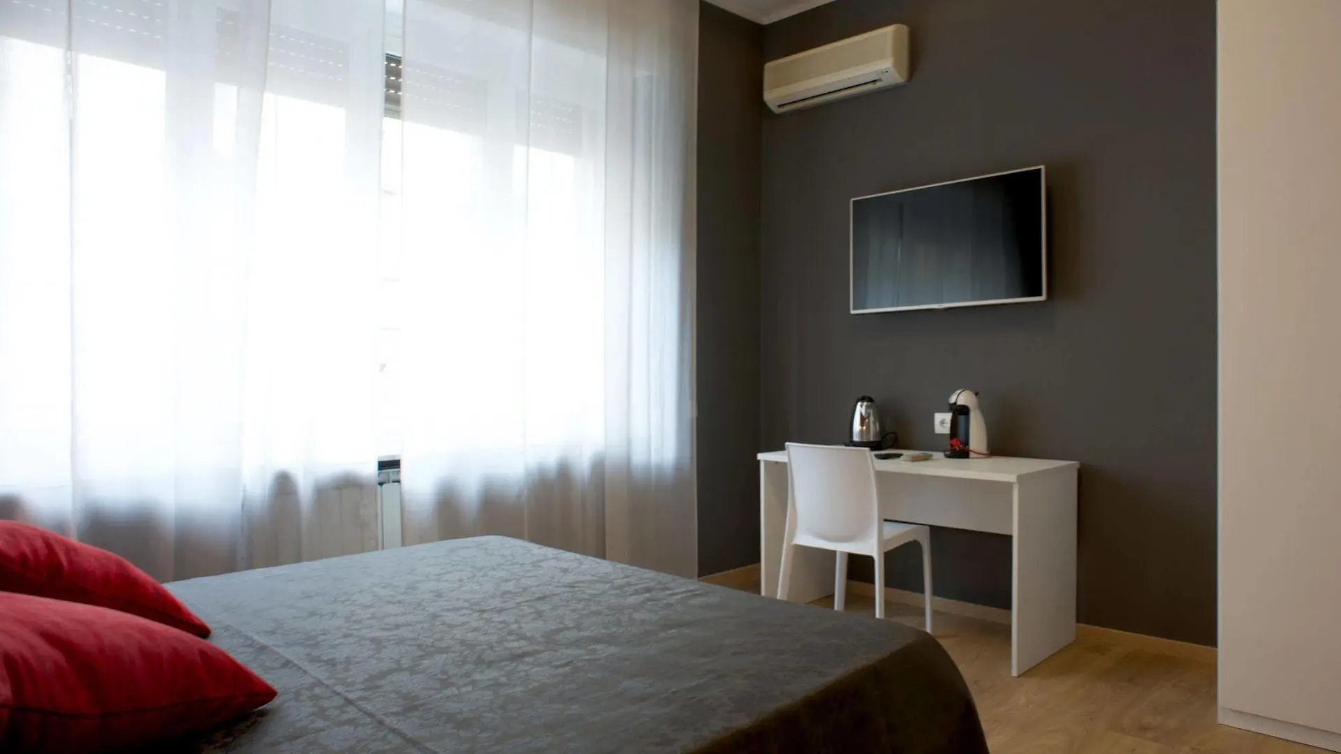 Affittacamere Myhome La Spezia 2*,  Italy